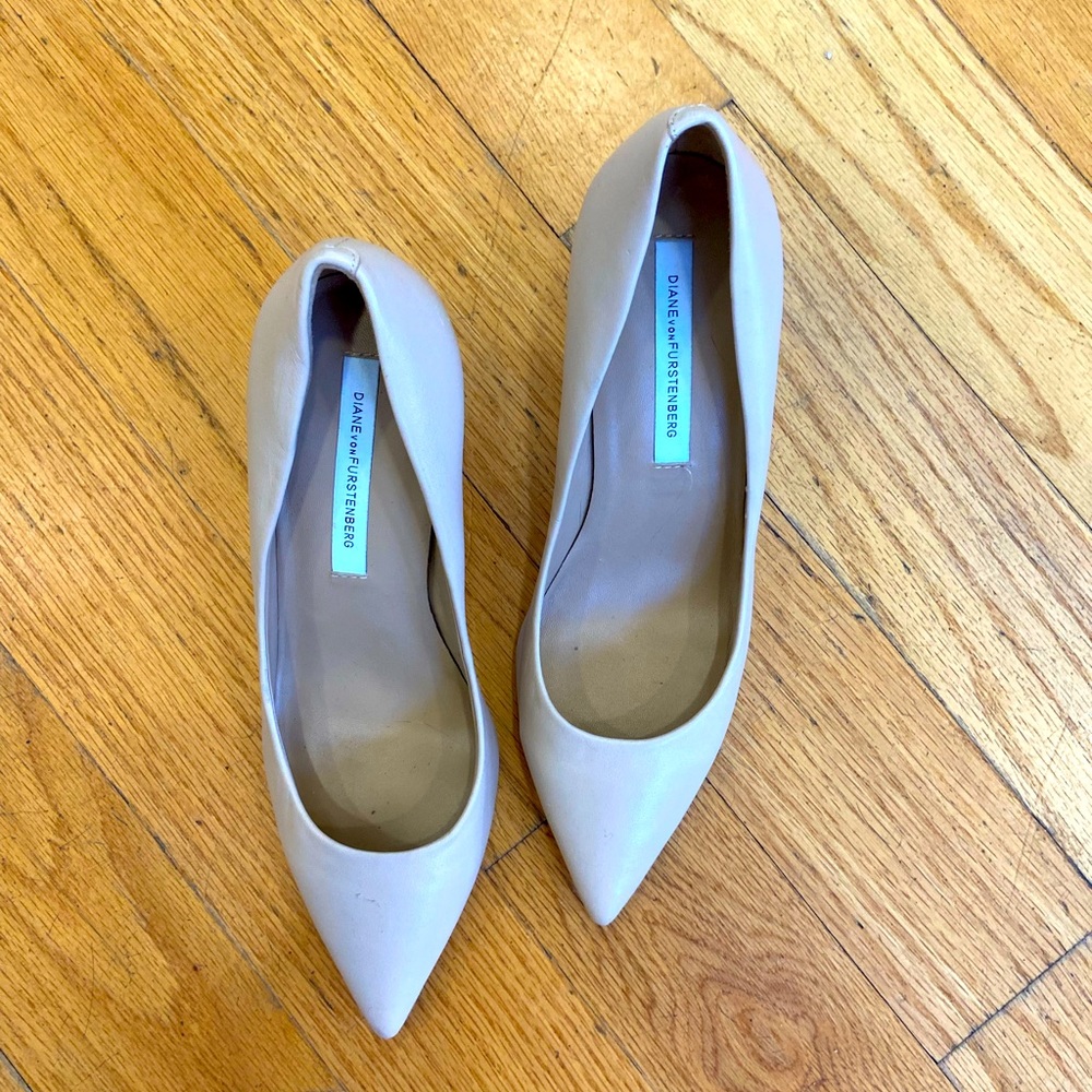DVF nude heels in EUC. Only work a couple of times.
